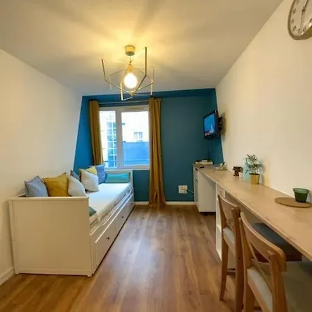 شقة Studio Confortable, Equipe - 2min Caserne De Bonne